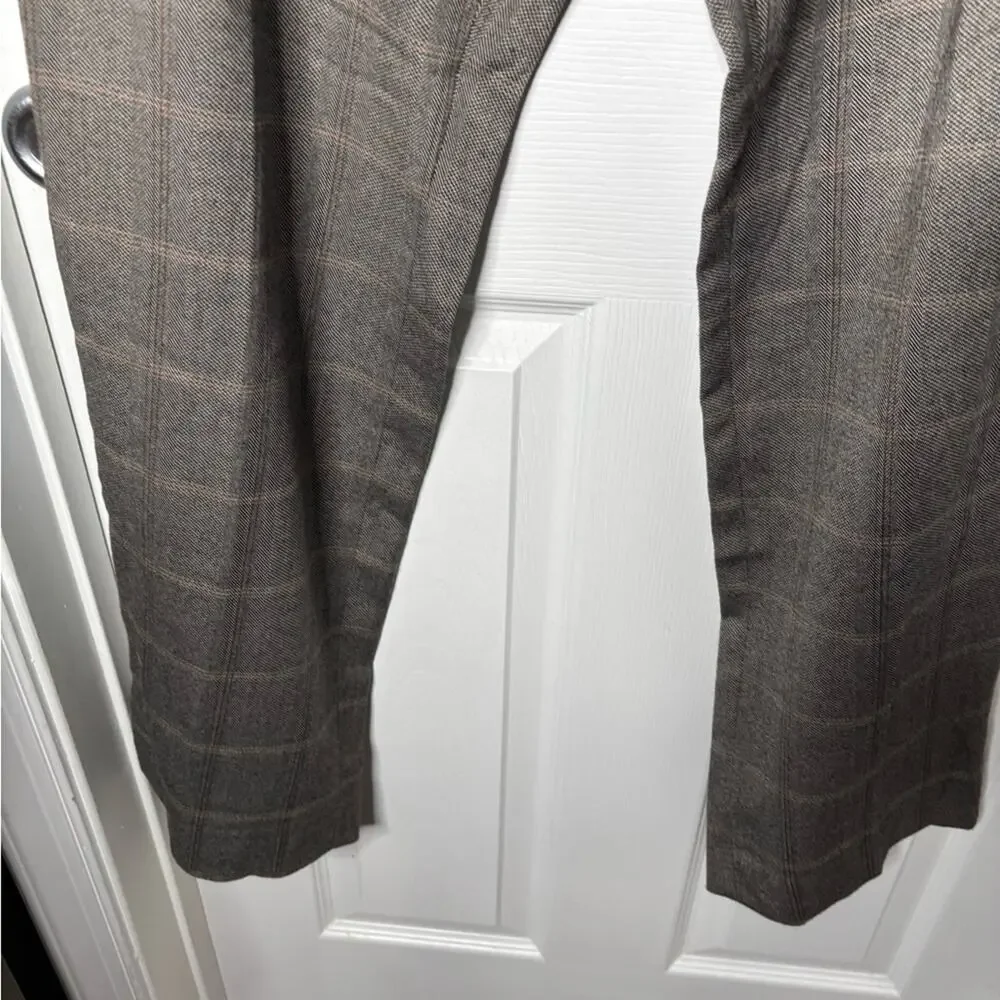 Chaus excellent brand